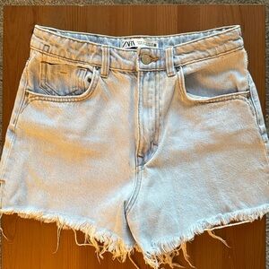 Zara Women's Light Blue Denim Shorts